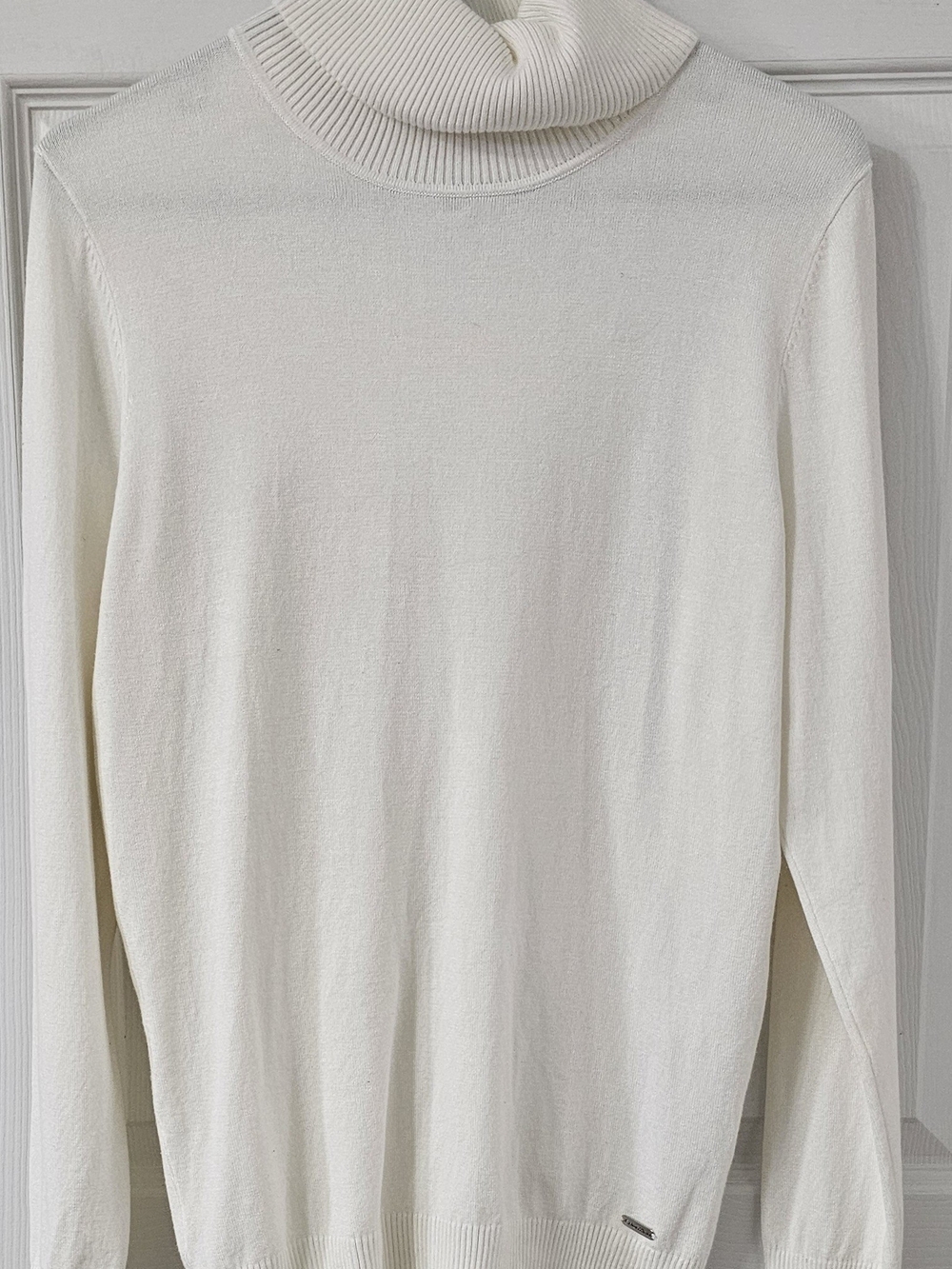 Calvin Klein Women's Cream Turtleneck Sweater